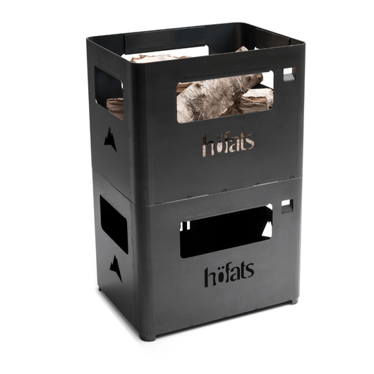 2 Corten stalen Beer Box vuurschaal van Höfats gestapeld. Bovenste is gevuld met houtblokken.