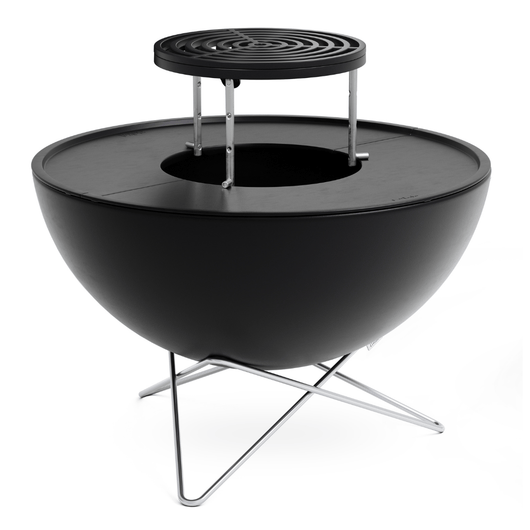 Höfats Bowl vuurschaal. Zwart geëmailleerd schaal met planchaset, sear grate en rvs ster voet.