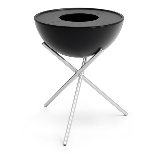 Höfats Bowl vuurschaal. Zwart geëmailleerd schaal met planchaset en tripod voet.