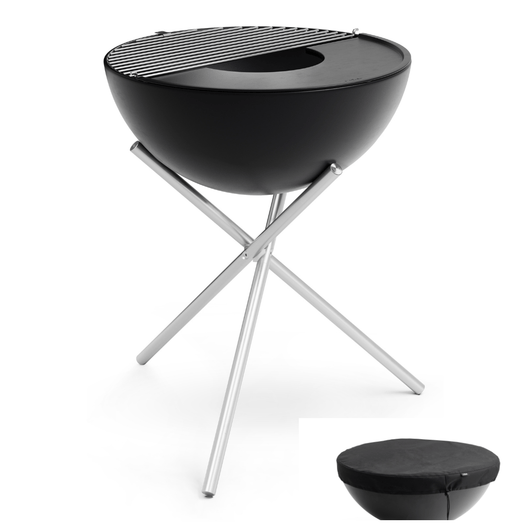 Höfats Bowl vuurschaal. Zwart geëmailleerd schaal, gietijzeren planchaplaat, afdekhoes, rvs rooster en rvs tripod voet.