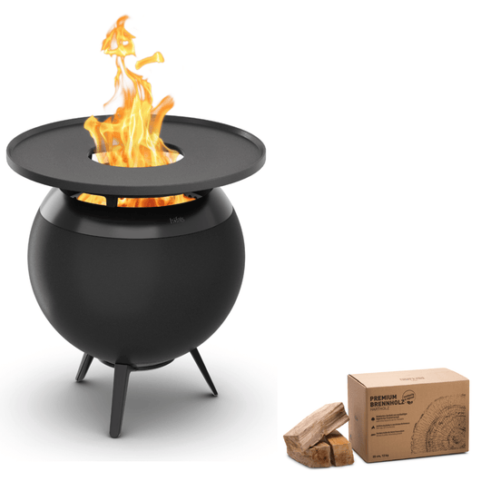 Höfats MOON 45 vuurkorf zwart met lage gietijzeren standaard en grillring – rookvrije design vuurkorf met houtvergassingstechnologie. 12 kg doos brandhout