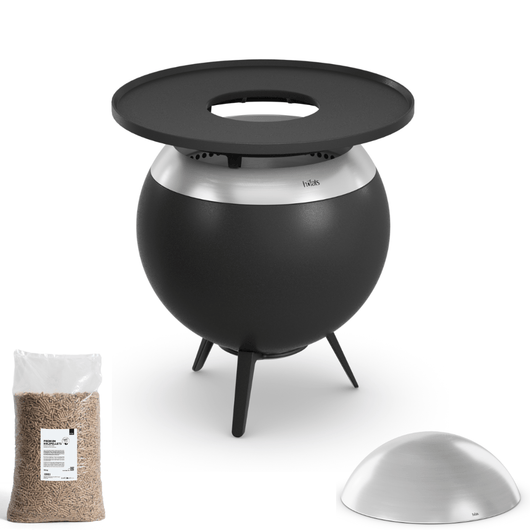 Höfats MOON 45 vuurkorf zilver met lage gietijzeren standaard, grillring, rvs deksel en 15kg palletkorrels – rookvrije design vuurkorf met houtvergassingstechnologie. 