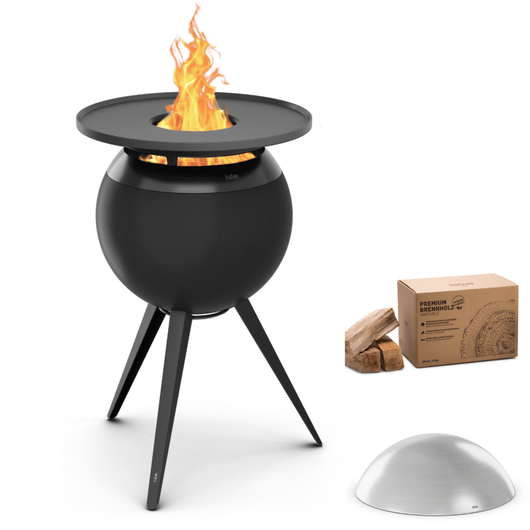Höfats MOON 45 vuurkorf zwart met hoge rvs standaard en rvs deksel – rookvrije design vuurkorf met houtvergassingstechnologie. 12kg brandhout