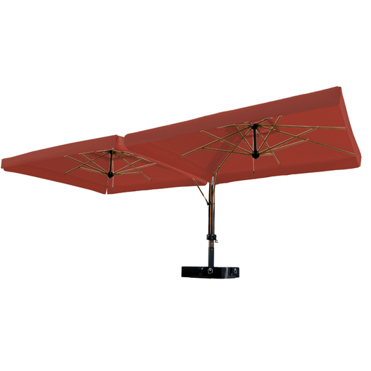 Zweefparasol voorzien van 2 handlieren aan de mast tbv afzonderlijke bediening van de  horecaparasols. Houten mast met terracotta doek met volant.