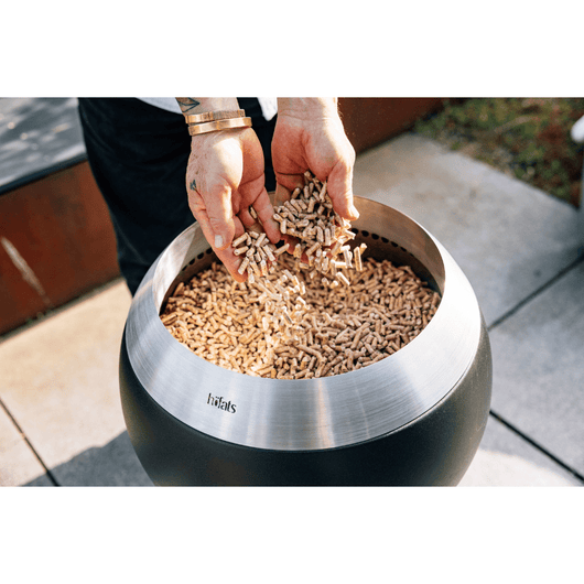 Duurzame palletkorrels gemaakt van pure sparrenzaagsel uit de Allgäu in de Höfats Moon 45