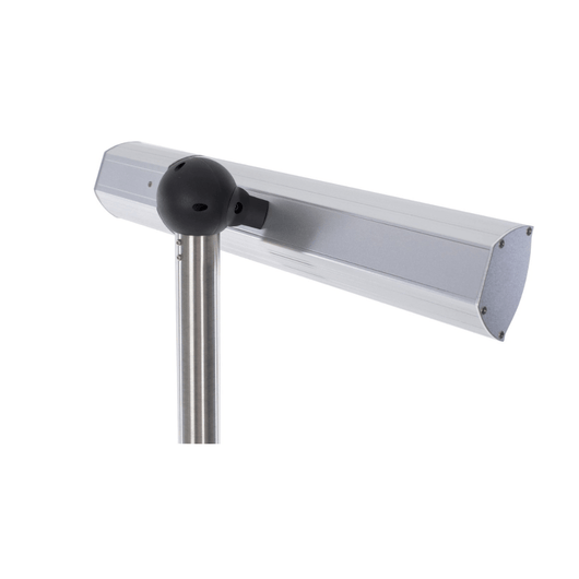 Achterkant van staande heater zilver. 