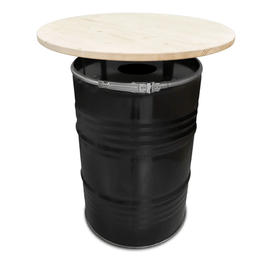 Olievat statafel met rond houten blad. Olievat is zwart van kleur en voorzien van een opening waardoor deze te gebruiken is als prullenbak.