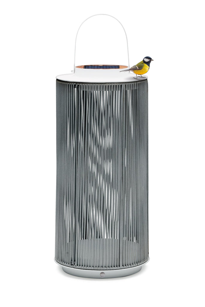 Draagbare buitenlamp op zonne-energie Mrs. Solar Suns Fay frame van aluminium dat is bespannen met touw