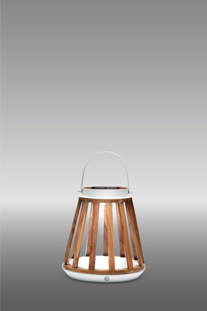 Elegante buitenlamp SUNS Kate, op zonne-energie en gemaakt van aluminium en teak. Wit