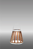 Elegante buitenlamp SUNS Kate, op zonne-energie en gemaakt van aluminium en teak. Wit